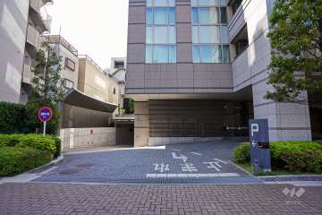 駐車場の出入り口