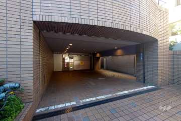 敷地内駐車場（屋内機械式）