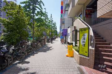 敷地東側の前面道路