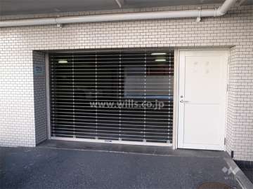 駐車場入口（リングシャッター付き）