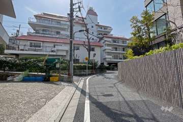 敷地西側前面道路