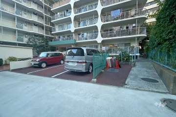敷地内駐車場（屋外平面式）