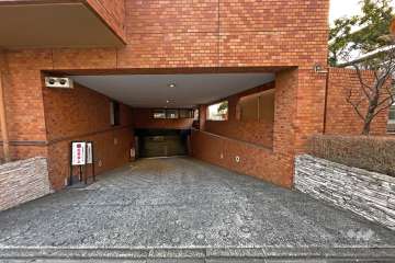 駐車場の出入り口