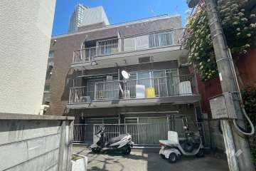 赤坂南部坂ハイツの外観（南側から）