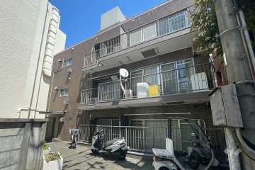 赤坂南部坂ハイツの外観（南側から）