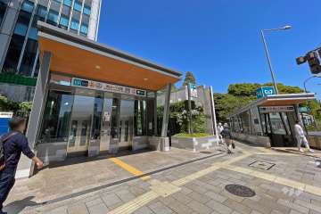 「青山一丁目駅」まで約160mです。