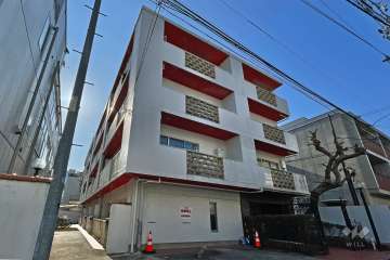 マック青南マンションの外観（北西側から）