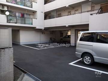 敷地内駐車場（屋外平面式）