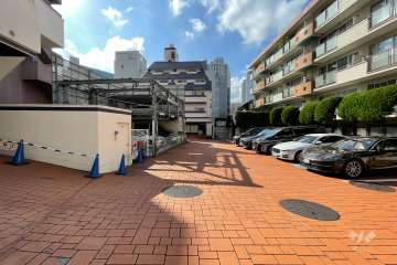 敷地南西側の通路（南東側から）