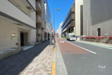 敷地北側の前面道路