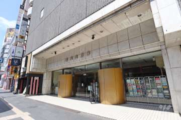 1階には劇場が入っています。