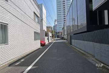 敷地南側の前面道路