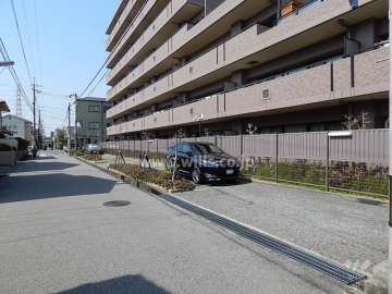 敷地内駐車場（屋外平面式）