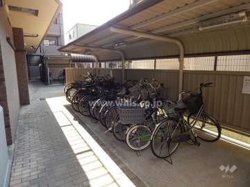 屋外の駐輪場