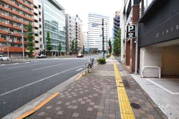 敷地東側の前面道路