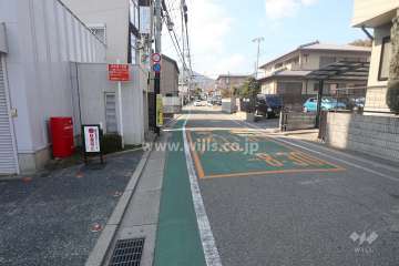 敷地北側の前面道路