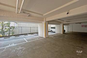 敷地内駐車場（屋内平面式と屋外平面式）