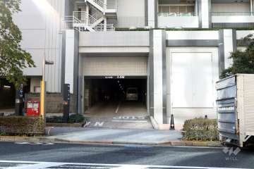 駐車場の出入り口