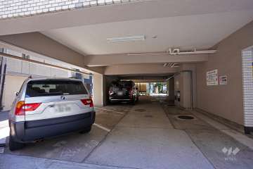 敷地内駐車場（屋内平面式）