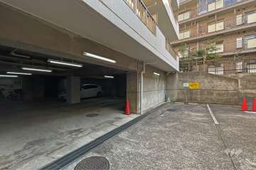 敷地内駐車場（屋内平面式と屋外平面式）