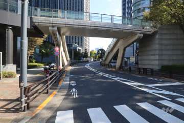 敷地北東側の前面道路　