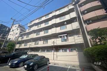 南麻布ローヤルコーポの外観（南側から）