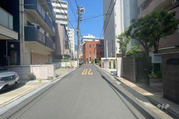 敷地北側の前面道路