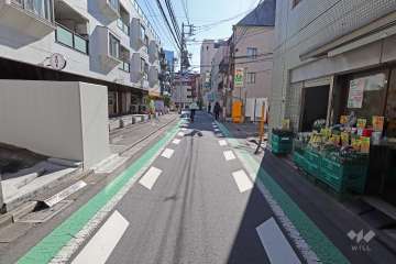 敷地南西側の前面道路