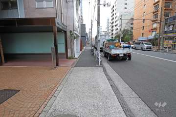 敷地北東側前面道路（南東側から）