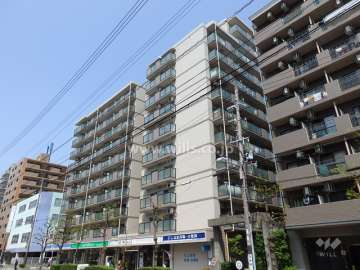 コスモ尼崎駅前通りの外観（南西側から）