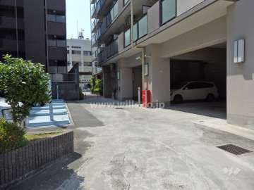 敷地内駐車場（屋外機械式と屋内平面式）