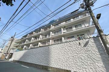 秀和麻布笄町レジデンスの外観（南東側から）