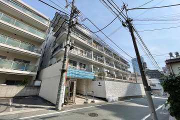 秀和麻布笄町レジデンスの外観（南西側から）