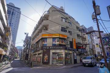 シルバープラザ麻布十番の外観（北東側から）