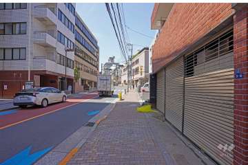 敷地南東側前面道路（南西側から）