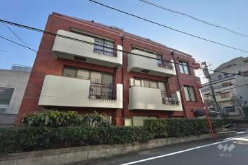 ヴェラハイツ赤坂新坂町の外観（西側から）