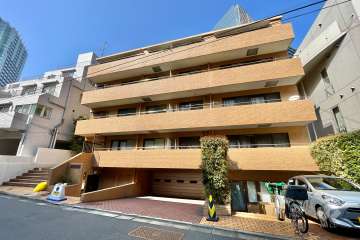 マノア六本木の外観（南画から）