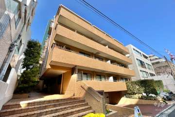 マノア六本木の外観（南西画から）