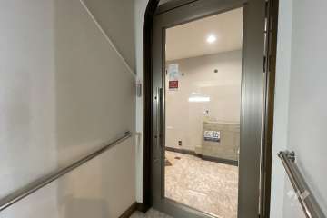 エントランスはオートロック付きです。