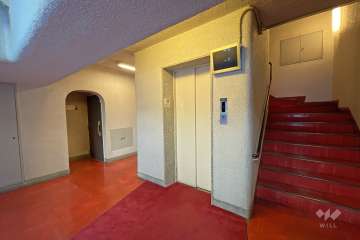 共用のエレベーター