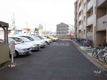 敷地内駐車場（屋外平面式）