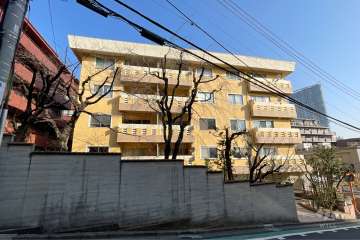 新坂マンションの外観（南側から）