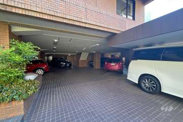 敷地内駐車場（屋内平面式）