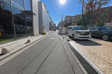 敷地北東側前面道路