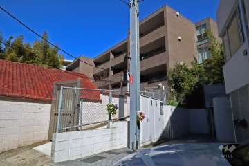 グランブルー高輪アドニスの外観(南西側から)