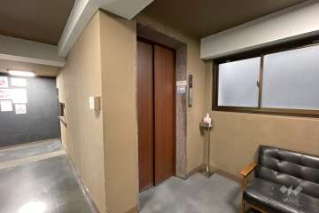 棟内のエレベーター