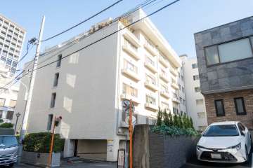 ヴィラ赤坂の外観（西側から）