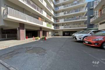 敷地内駐車場（屋外平面式）