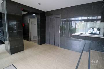 広々としたエントランスホール