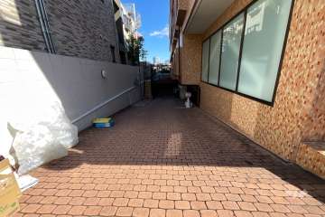 敷地内駐車場出入り口